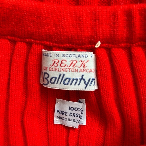 Vintage 1970s Ballantyne Berk of Burlington Arcade Scotland Red Cashmere Skirt S - Picture 7 of 8
